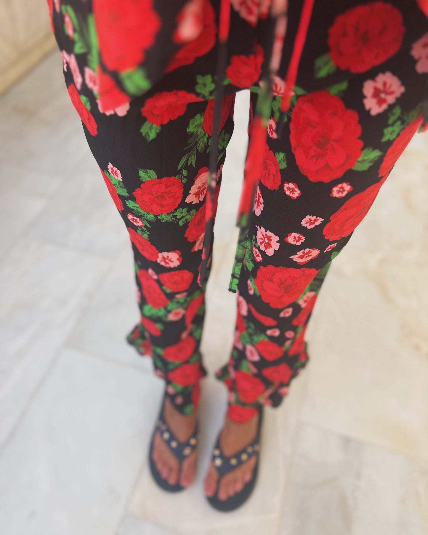 Ruffle side pants (floral crepe)